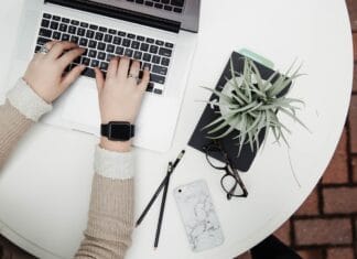 Jakie są różnice między VirtualBox a VMware?